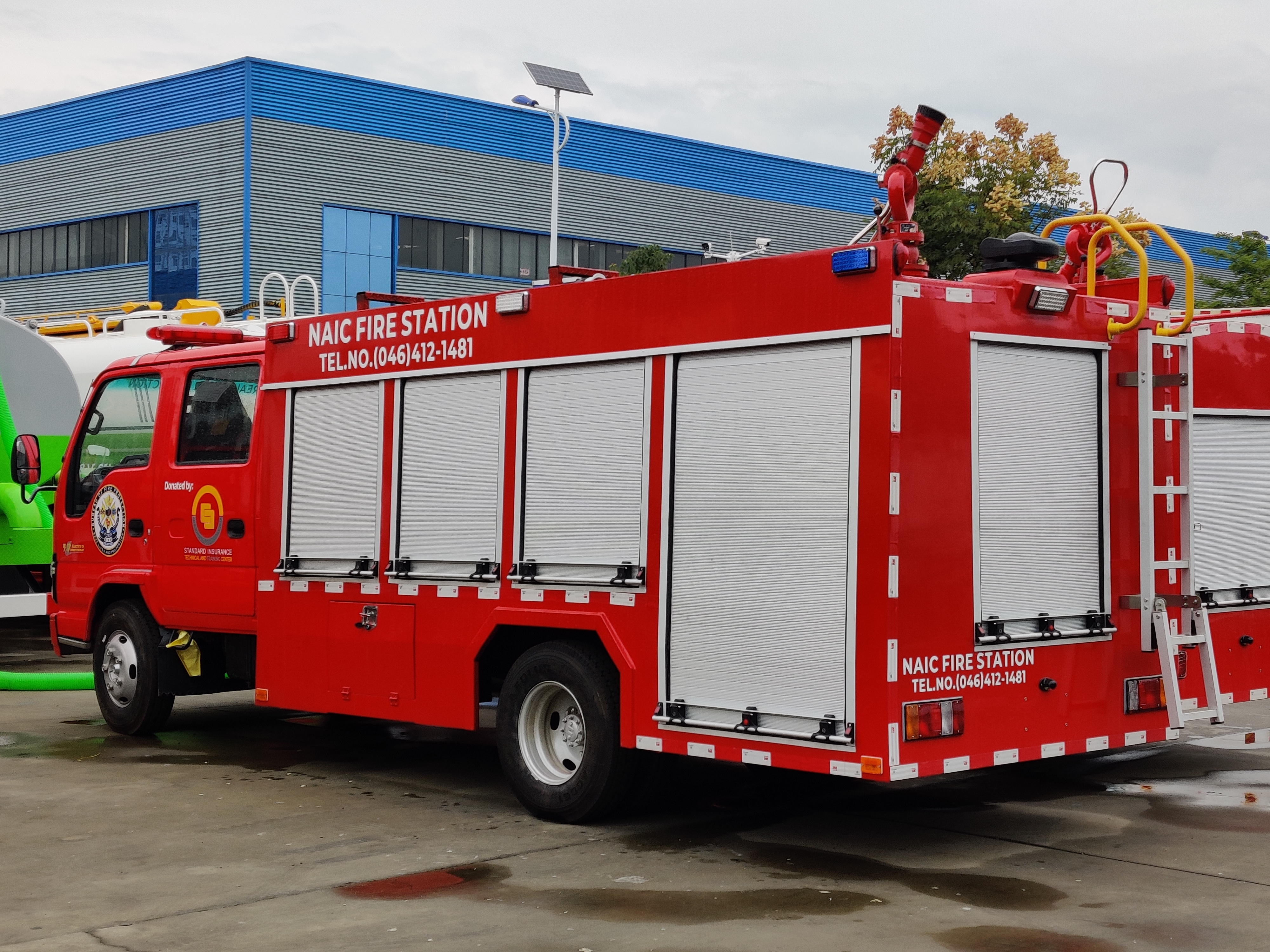 Филиппинский водоспасательный пожарный аппарат производства Isuzu