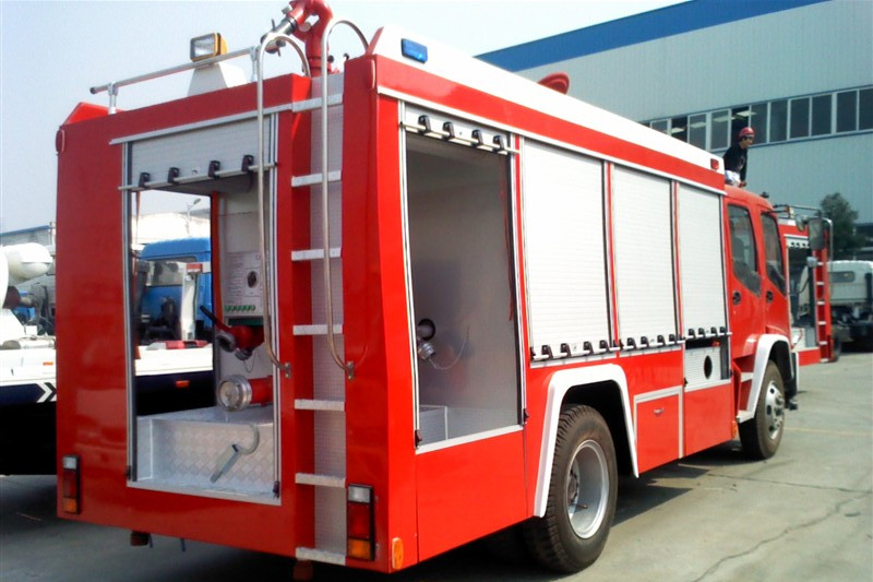 Город используется аппарат грузовик ISUZU пожара с шасси ISUZU ОФО