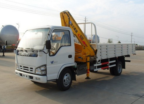 Rwanda Japan Isuzu 3 ton hydraulic boom truck crane for sale