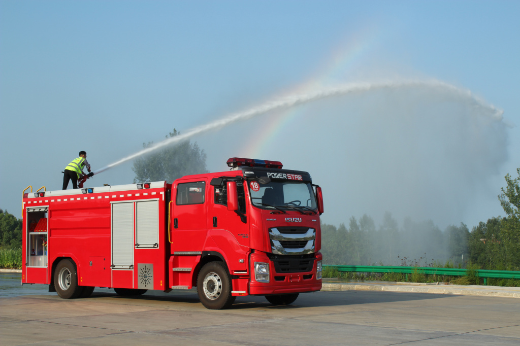 Isuzu giga пожарные машины с водяной пеной
