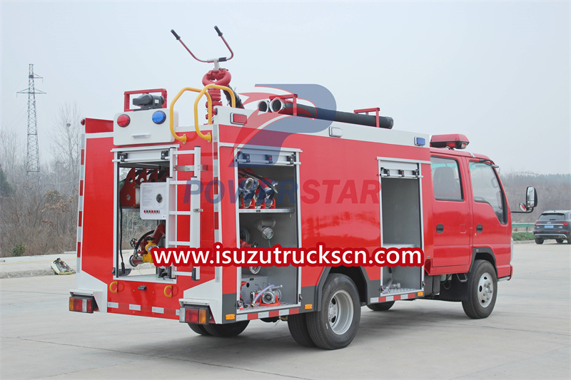 Пожарный автомобиль Isuzu 2000 литров.