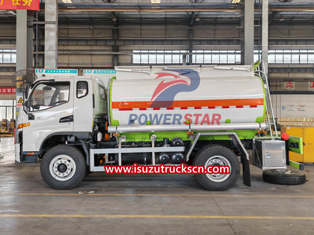 Полноприводные алюминиевые полноприводные грузовики Isuzu для доставки топлива Isuzu