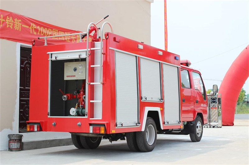 Пожарная машина-цистерна Isuzu