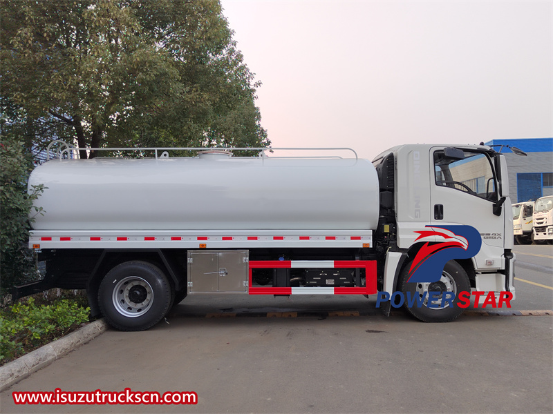 Isuzu GIGA 4x2 12000L Грузовик для доставки питьевой воды