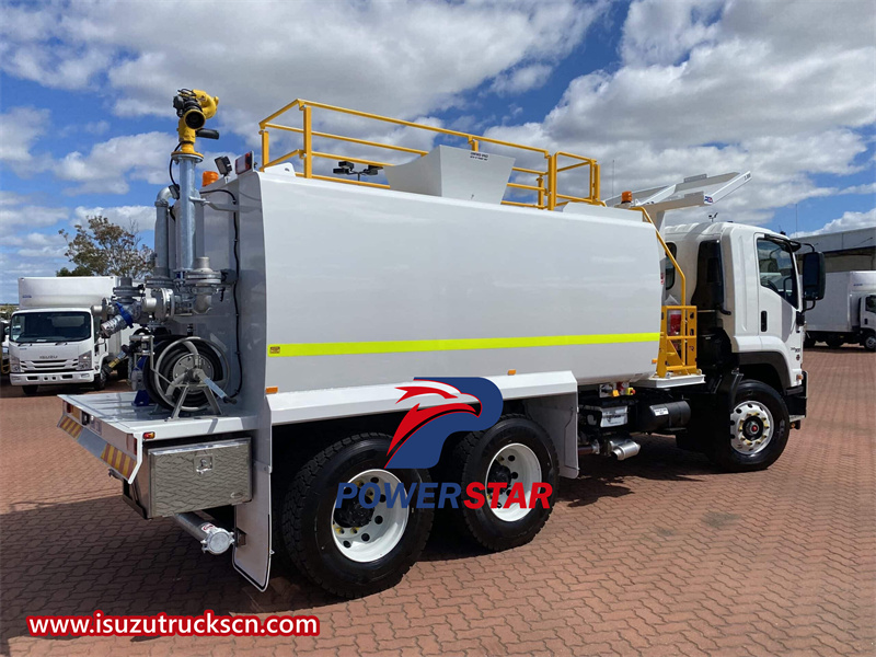 Isuzu 6x4 mining water delivery truck