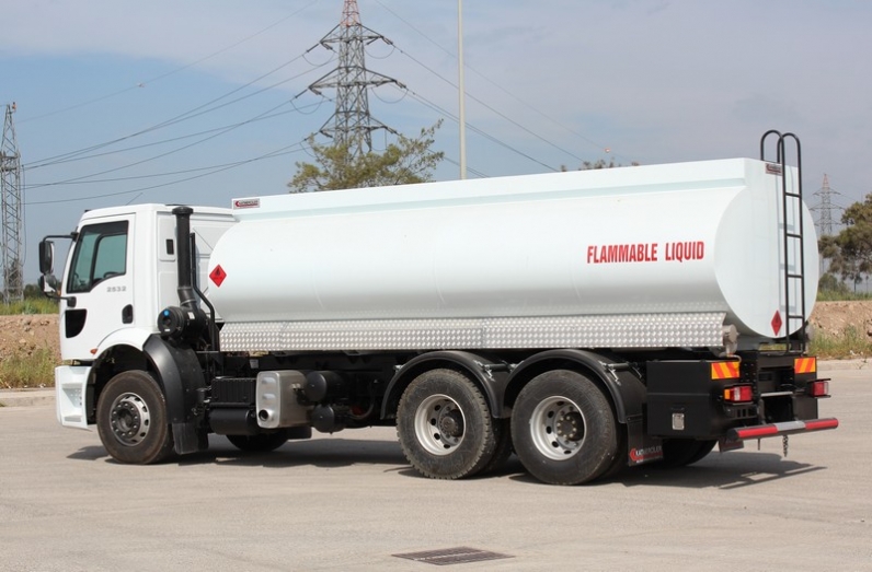 Customer Fuel Tanker 220000 litres Isuzu Truck for sale