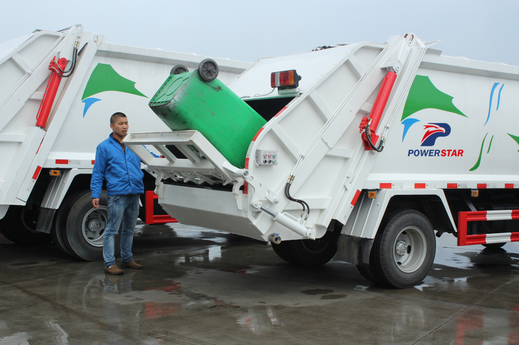 Как операция 8tons ISUZU NPR мусор грунтовый грузовик?