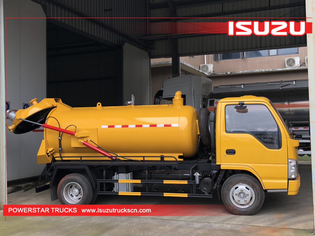 Совершенно новый 4000-литровый автоцистерна ISUZU для всасывания сточных вод (вакуумный танкер) для продажи