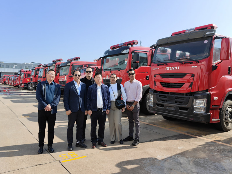 Клиенты из Латинской Америки посетили POWERSTAR для приобретения пожарных машин и вакуумных машин ISUZU.
    
